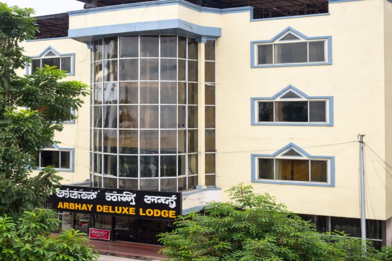 Arbhay_Deluxe_Lodge_1536x1024